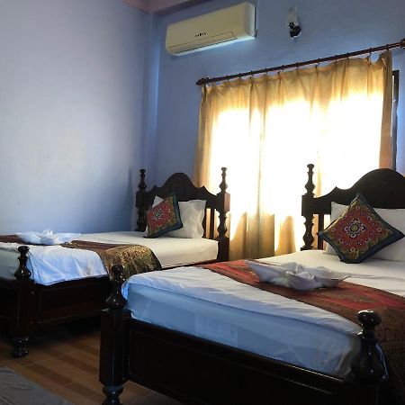Soutjai Guesthouse & Restaurant Vang Vieng Eksteriør billede